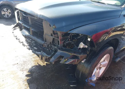 2018 Ram 1500 Big Horn 4X4 5'7 Box z USA, uszkodzony, nr VIN 1C6RR7LT1JS243227